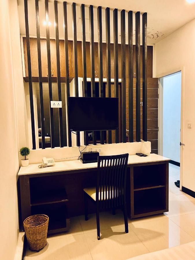 Asiban Quay Boutique Hotel Пномпень Экстерьер фото